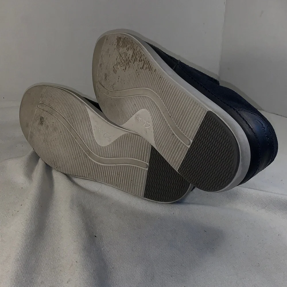 Clarks Men's Bratton B Laceless Suede Navy Slip-On Shoes